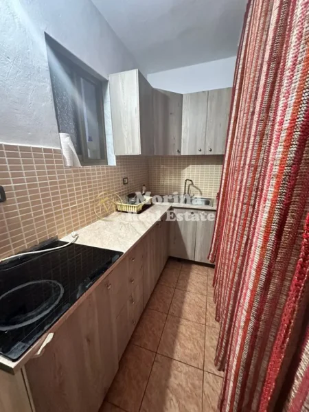 Tirane, jepet me qera apartament 1+1 Kati 4, 64 m² 450 € (Apartament 11aneks Rruga Bardhyl)