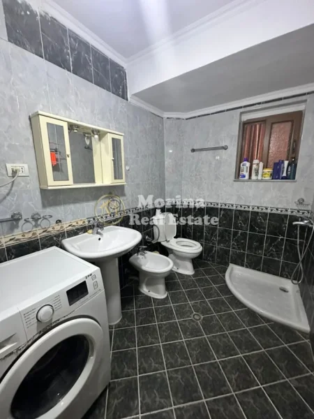 Tirane, jepet me qera apartament 1+1 Kati 4, 64 m² 450 € (Apartament 11aneks Rruga Bardhyl)