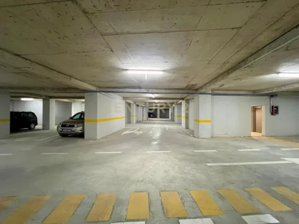 Tirane, jepet me qera apartament 2+1+Aneks+Ballkon Kati 5, 124 m² 1.300 € 