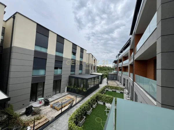 Tirane, jepet me qera apartament 1+1+Aneks+Ballkon Kati 1, 84 m² 800 € (Rezidenca Sofia)