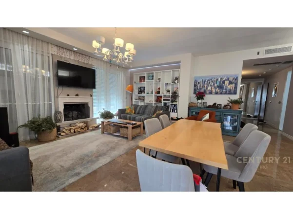 Tirane, jepet me qera apartament 3+1+Aneks+Ballkon Kati 4, 303 m² 1.600 € 