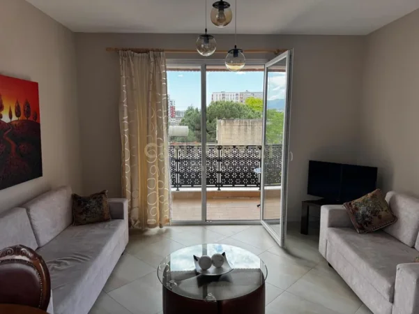 Tirane, jepet me qera apartament 2+1+Aneks+Ballkon Kati 5, 96 m² 650 € (Qsut)