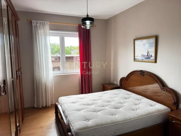 Tirane, jepet me qera apartament 2+1+Aneks+Ballkon Kati 5, 96 m² 650 € (Qsut)