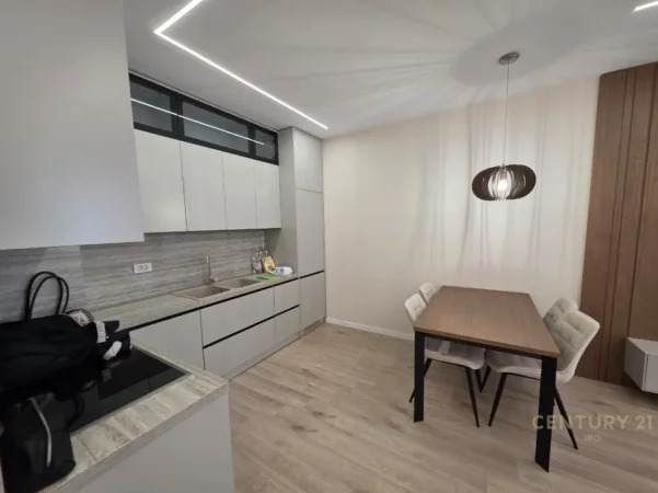 Tirane, jepet me qera apartament 1+1+Aneks+Ballkon Kati 9, 75 m² 850 € (Golden Tower Residence)
