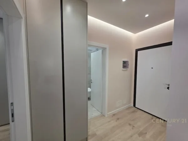 Tirane, jepet me qera apartament 1+1+Aneks+Ballkon Kati 9, 75 m² 850 € (Golden Tower Residence)