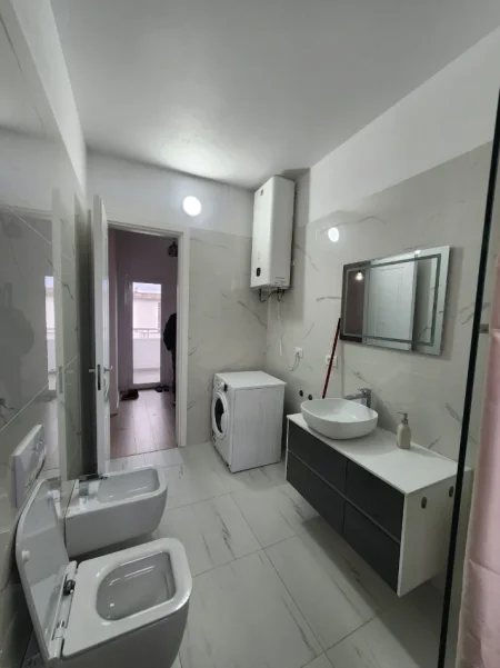 Durres, jepet me qera apartament 2+1+Aneks+Ballkon Kati 3, 100 m² 400 € 