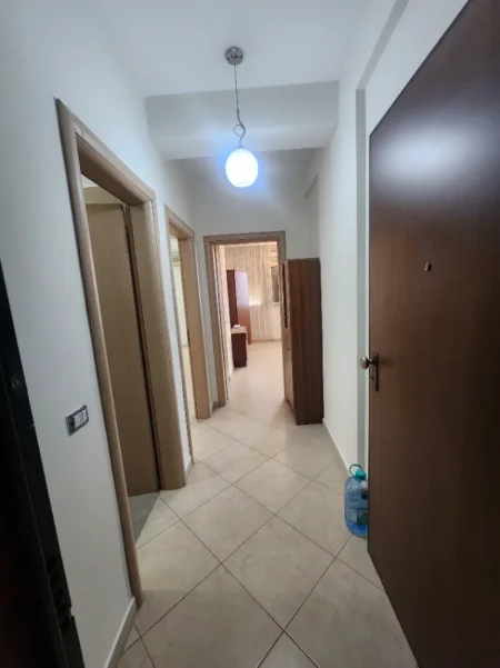 Durres, jepet me qera apartament 1+1+Aneks+Ballkon Kati 5, 65 m² 315 € 