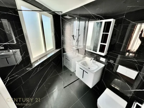 Tirane, jepet me qera apartament 2+1+Aneks+Ballkon Kati 9, 100 m² 1.000 € 