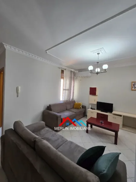 Tirane, jepet me qera apartament 2+1+Ballkon Kati 8, 79 m² 680 € (RRUGA FORTUZI)