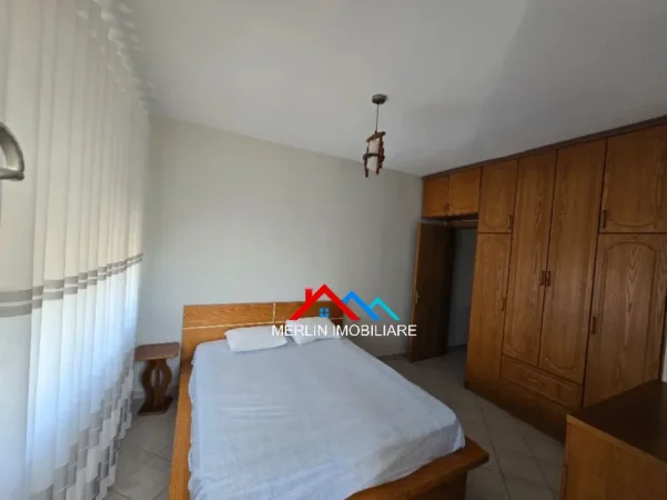 Tirane, jepet me qera apartament 2+1+Ballkon Kati 8, 79 m² 680 € (RRUGA FORTUZI)
