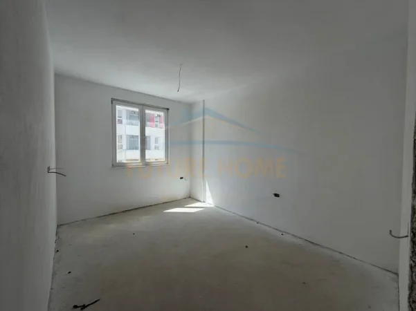 Tirane, shitet apartament 1+1+Aneks+Ballkon Kati 4, 57 m² 77.000 € (univers city qtu)