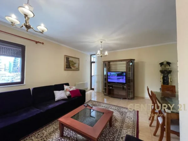 Tirane, jepet me qera apartament 2+1+Aneks+Ballkon Kati 5, 97 m² 900 € 