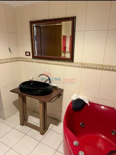 Tirane, jepet me qera apartament 2+1+Ballkon Kati 5, 110 m² 600 € (Rruga Bardhyl)