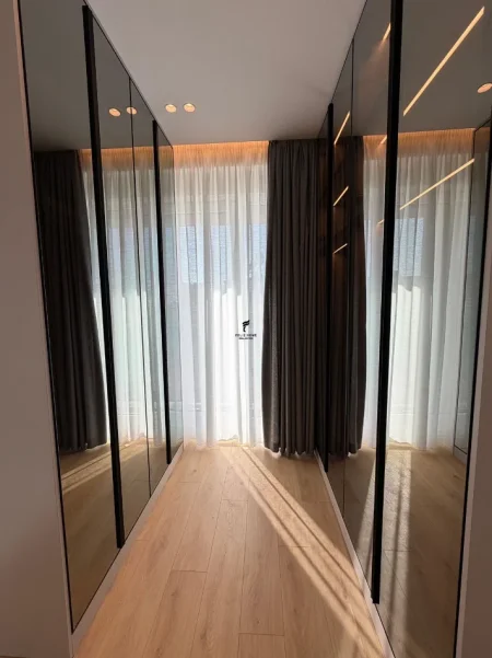 Tirane, jepet me qera Vile 3 Katshe , 650 m² 2.500 € (LIQENI I THATE)