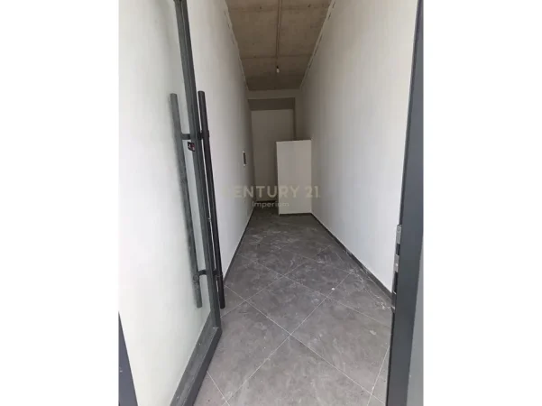 Tirane, jepet me qera ambjent biznesi , 54 m² 1.200 € (Karl gega)