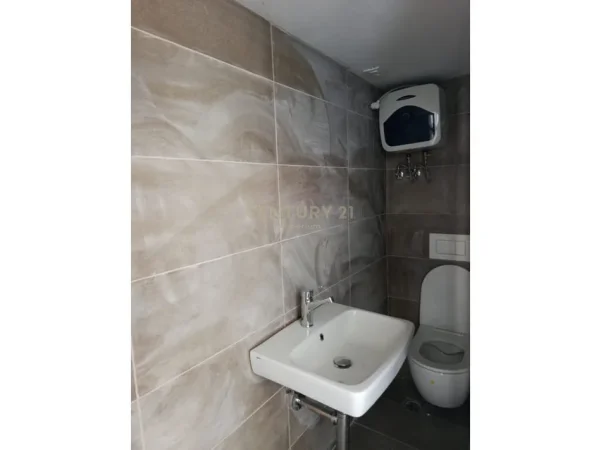 Tirane, jepet me qera ambjent biznesi , 54 m² 1.200 € (Karl gega)