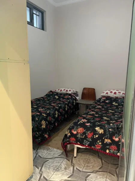 jepet me qera Kati 0, 300 €