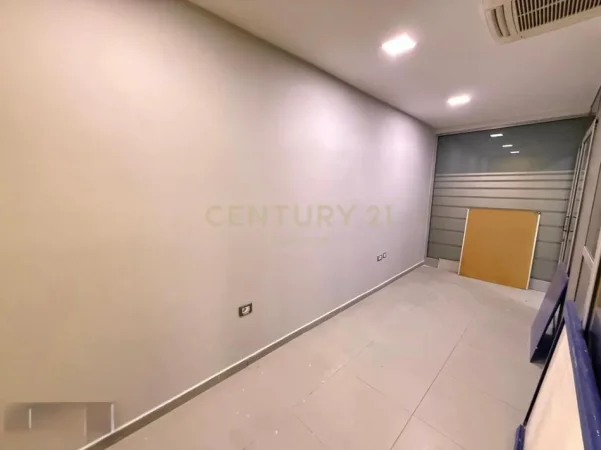 Tirane, jepet me qera ambjent biznesi Kati 2, 220 m² 4.400 € 