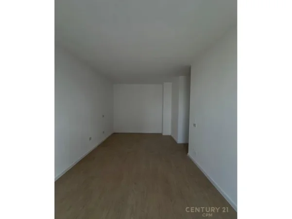 Tirane, jepet me qera ambjent biznesi Kati 1, 148 m² 1.400 € 