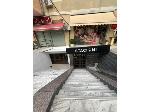 Tirane, shes ambjent biznesi Kati -1, 240 m² 400.000 € (Rruga Isuf Elezi)