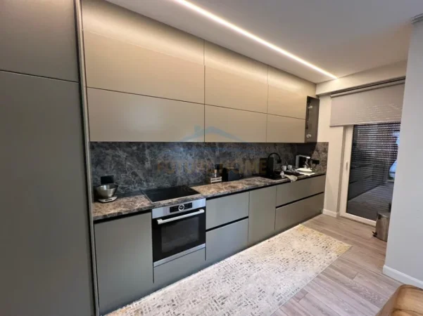 Tirane, shitet apartament 2+1+Aneks+Ballkon Kati 2, 119 m² 300.000 € (Jordan Misja)