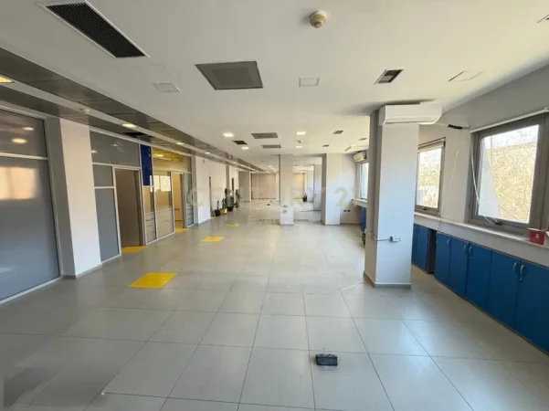Tirane, shes ambjent biznesi Kati 2, 235 m² 590.000 € 