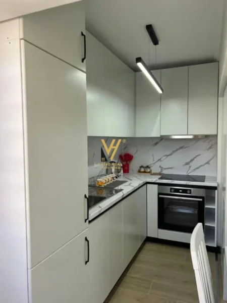 Tirane, jepet me qera apartament 2+1+Ballkon Kati 3, 75 m² 750 € (STADIUMI DINAMO)