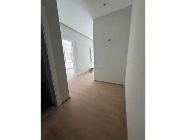 Tirane, shitet apartament 1+1 Kati 6, 74 m² 144.000 € (5 Maji)