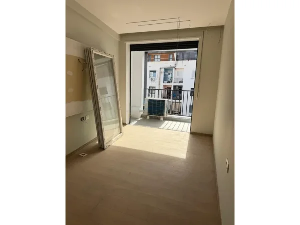 Tirane, shitet apartament 1+1 Kati 6, 74 m² 144.000 € (5 Maji)