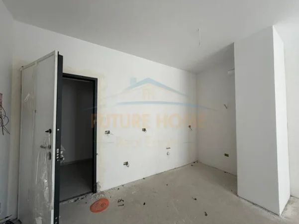 Tirane, shitet apartament 1+1 Kati 4, 57 m² 77.000 € (Univers City)