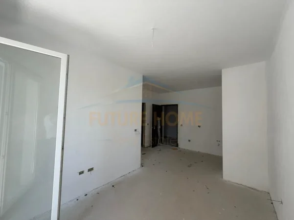 Tirane, shitet apartament 1+1 Kati 4, 57 m² 77.000 € (Univers City)