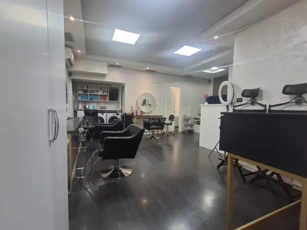 Tirane, shitet aktivitet biznesi , 62 m² 