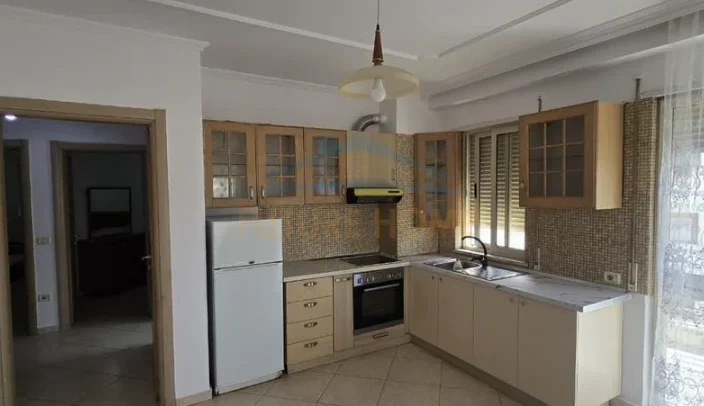 Tirane, shes apartament 3+1+2  Kati 6, 130 m² 196.000 € (Yzberisht)