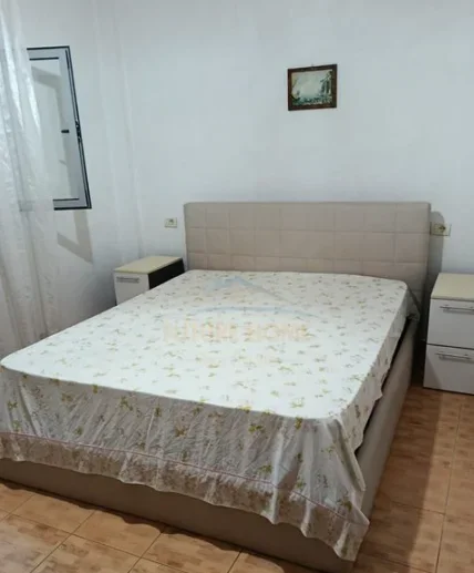 Tirane, jepet me qera apartament 1+1 Kati 1, 45 m² 270 € (Kodra e Priftit)