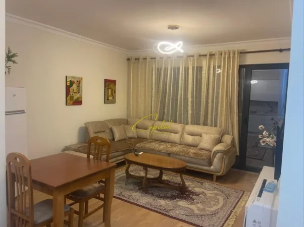 Tirane, jepet me qera apartament 1+1 Kati 5, 70 m² 500 € (PORCELAN)