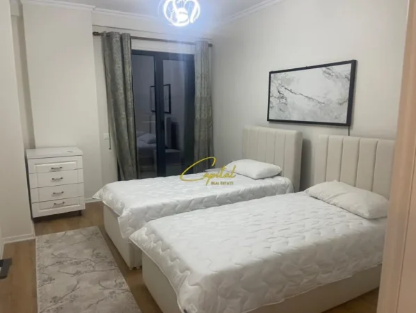 Tirane, jepet me qera apartament 1+1 Kati 5, 70 m² 500 € (PORCELAN)