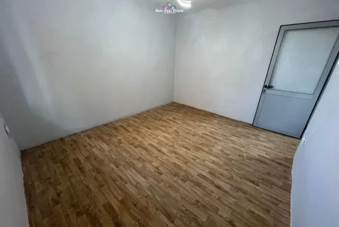 Tirane, jepet me qera apartament 2+1 Kati 1, 60 m² 520 € (Rruga Siri Kodra)