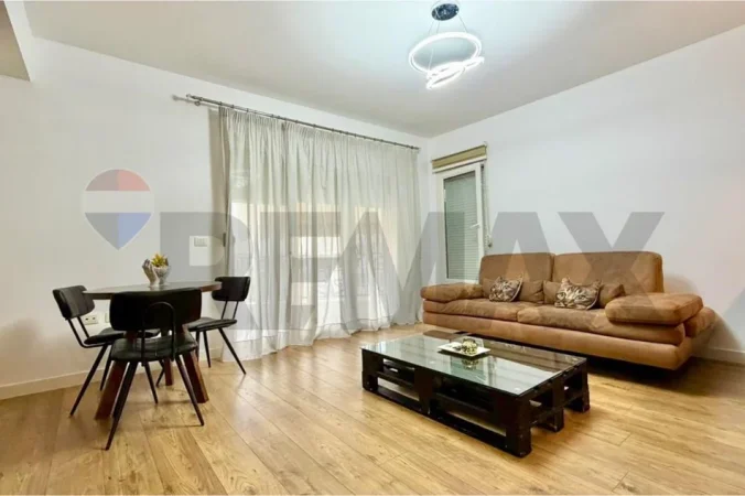 Tirane, jepet me qera apartament 1+1 , 600 € (Kodra e Diellit)