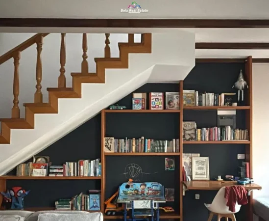 Tirane, jepet me qera Vile 2+1+Aneks+Ballkon Kati 3, 180 m² 1.000 € (Rruga Herman Gmeiner)