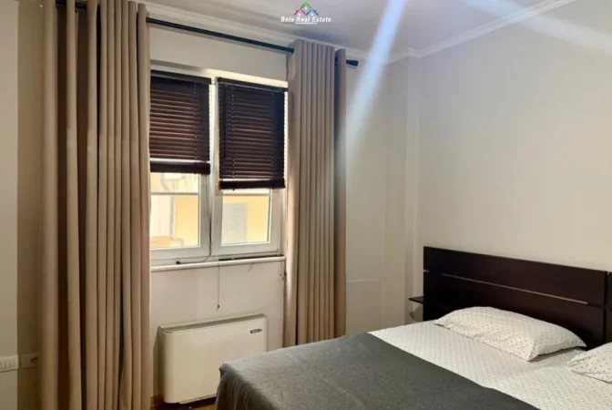 Tirane, jepet me qera Vile 2+1+Aneks+Ballkon Kati 3, 180 m² 1.000 € (Rruga Herman Gmeiner)