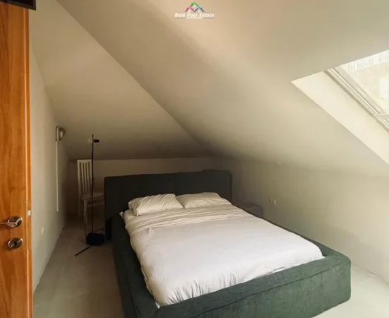 Tirane, jepet me qera Vile 2+1+Aneks+Ballkon Kati 3, 180 m² 1.000 € (Rruga Herman Gmeiner)