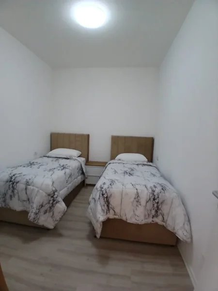 Tirane, jepet me qera apartament 2+1 Kati 4, 76 m² 900 € (Zogu I Zi)