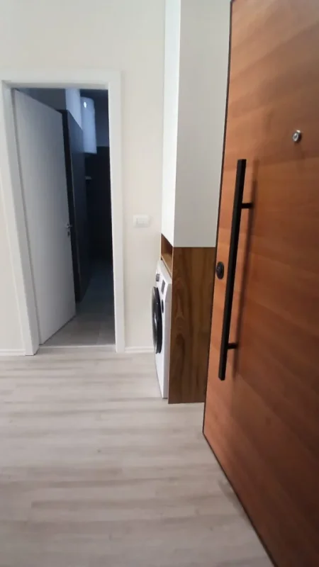 Tirane, jepet me qera apartament 2+1 Kati 4, 76 m² 900 € (Zogu I Zi)