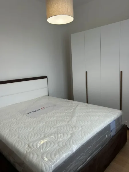 Tirane, jepet me qera apartament 1+1+Ballkon Kati 3, 60 m² 450 € (Ali Dem ( Afer rruges kryesore))