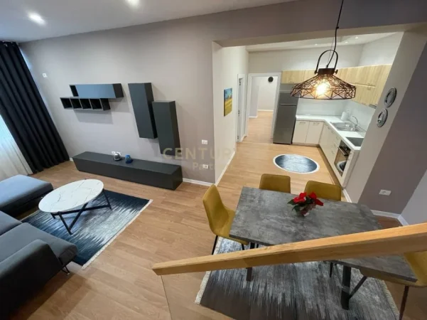 Tirane, shitet apartament 2+1 Kati 8, 102 m² 200.000 € (pallati me shigjeta)