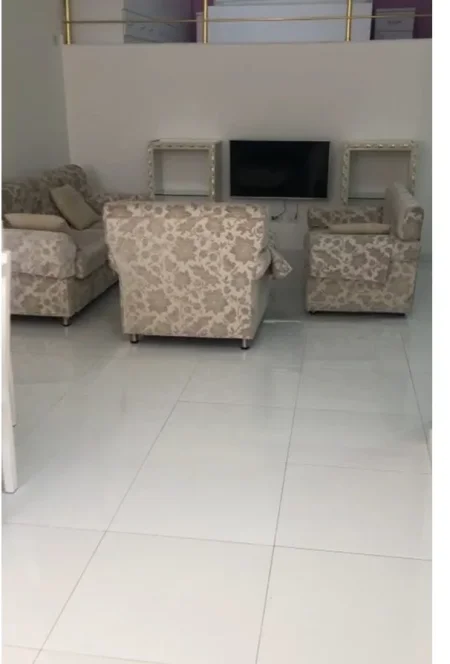 Tirane, jepet me qera apartament 1+1 Kati 1, 50 m² 350 € (Prane Xhamis Xhura Oxhaku)