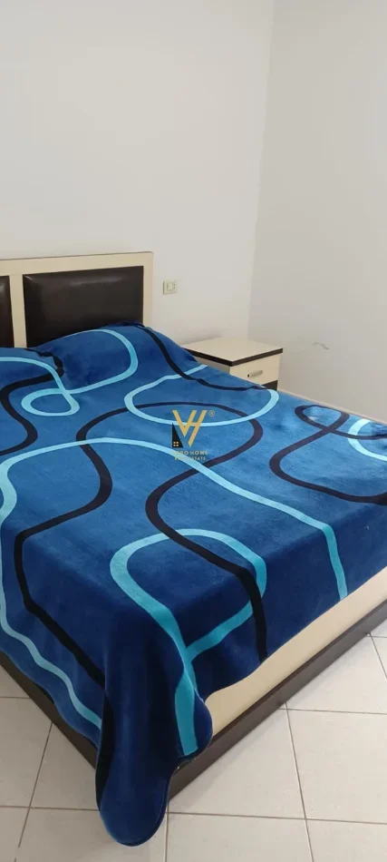 Tirane, jepet me qera apartament 2+1+Ballkon Kati 4, 110 m² 420 € (FRESKU)