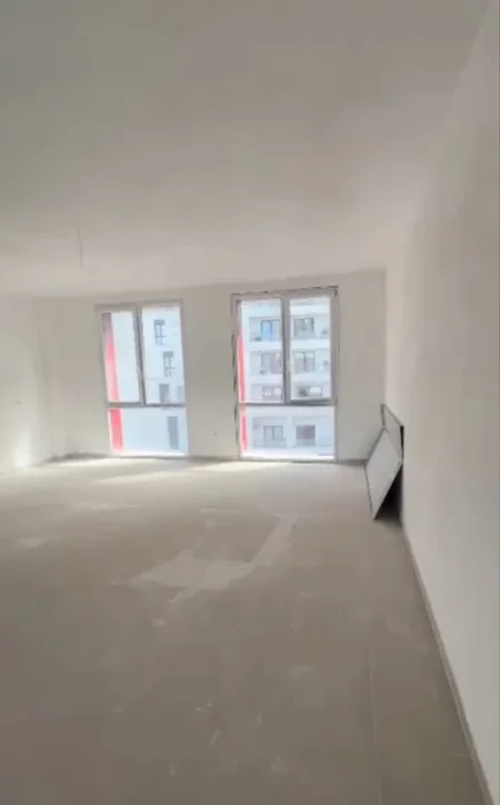 Tirane, jepet me qera ambjent biznesi Kati 5, 149 m² 900 € (Farmacia 10)