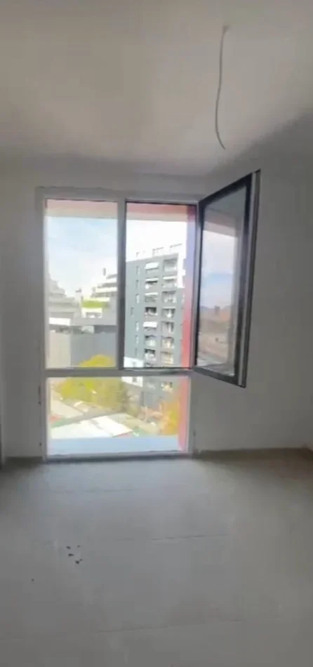 Tirane, jepet me qera ambjent biznesi Kati 5, 149 m² 900 € (Farmacia 10)