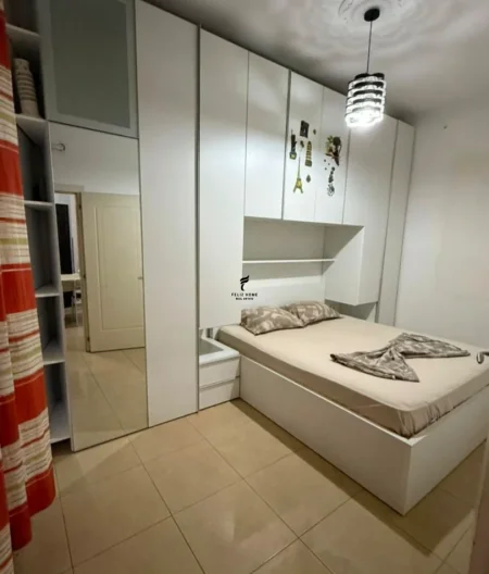 Tirane, jepet me qera apartament 1+1 Kati 3, 60 m² 500 € (ALI DEMI)